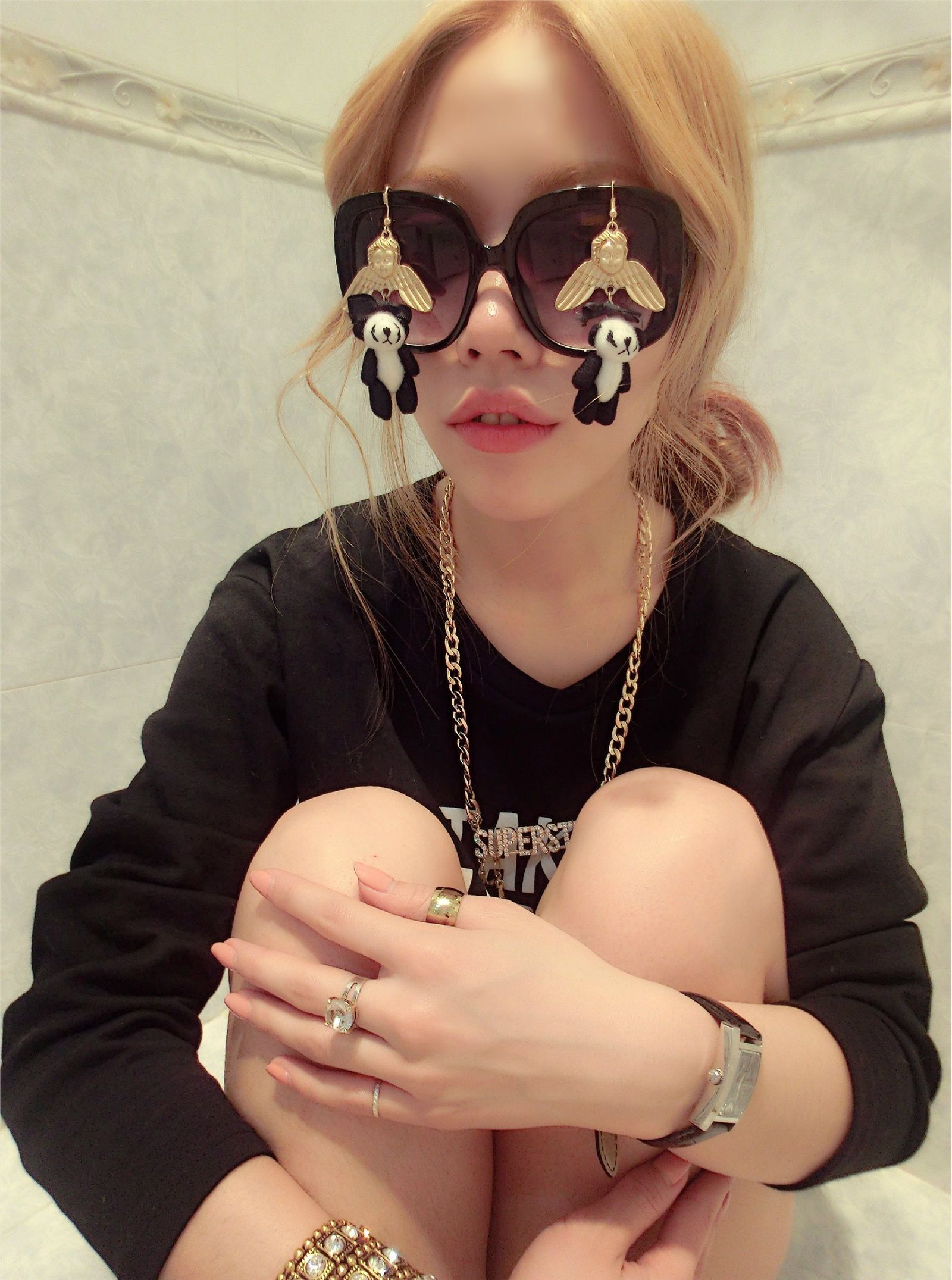 花哨尤物saisai的微博列表微女郎